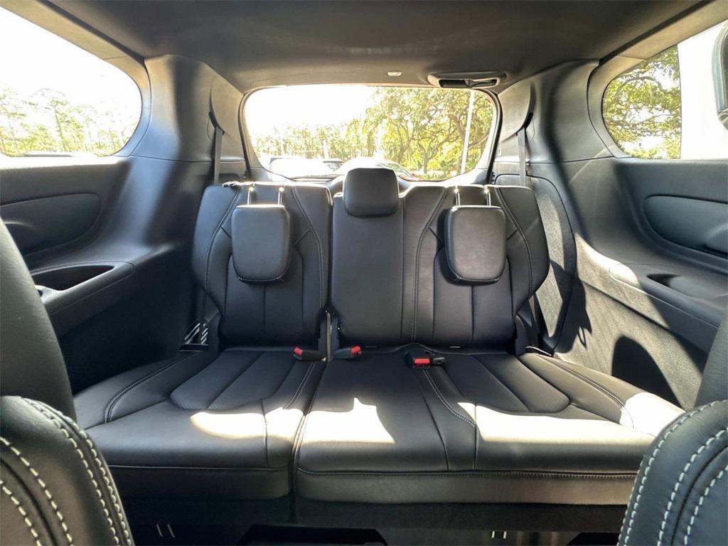 new 2025 Chrysler Pacifica car, priced at $47,650
