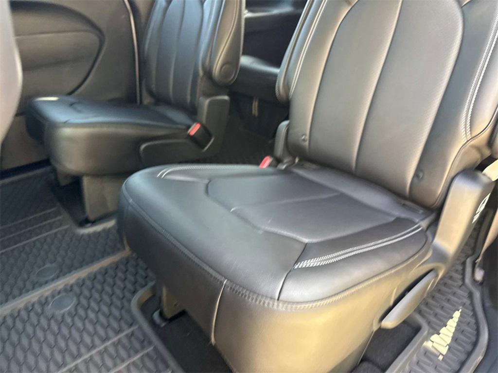 new 2025 Chrysler Pacifica car, priced at $47,650