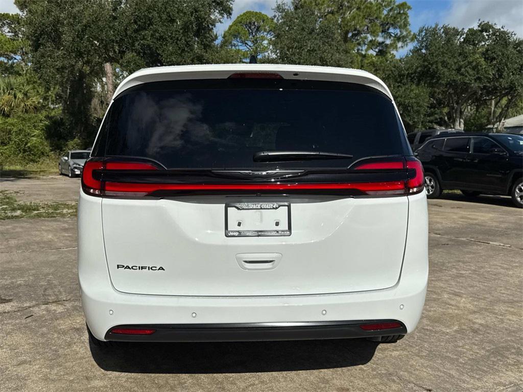 new 2025 Chrysler Pacifica car, priced at $47,650