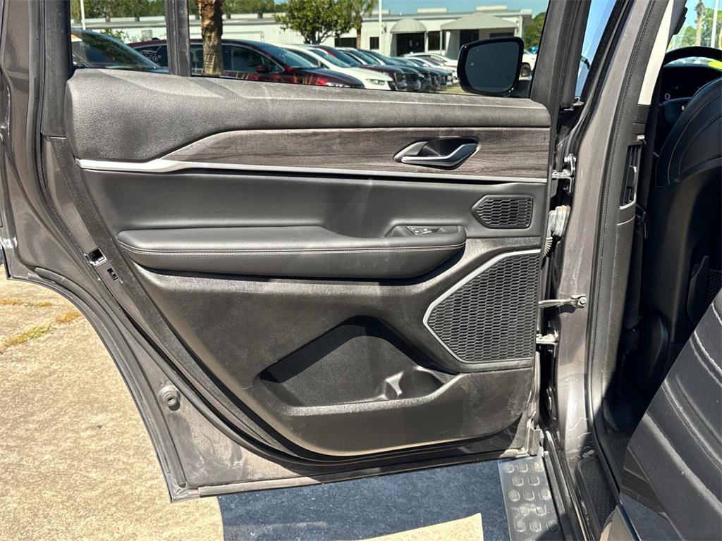 used 2021 Jeep Grand Cherokee L car, priced at $25,444