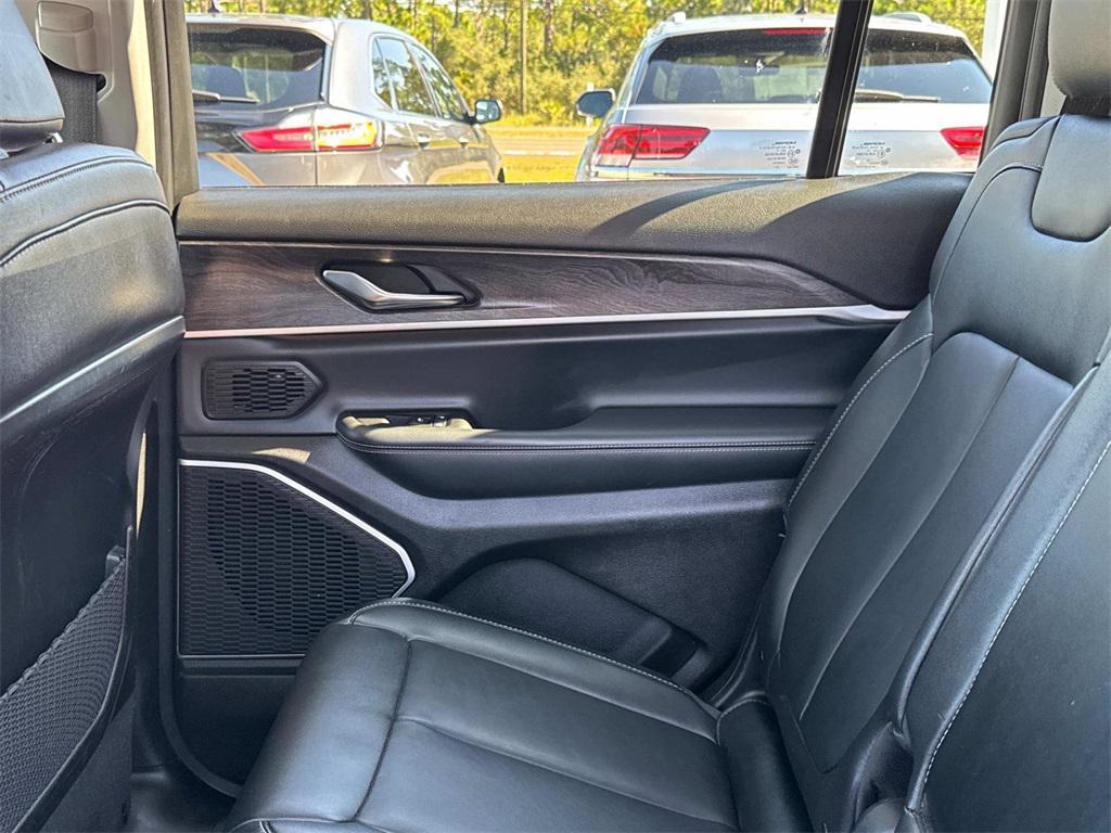 used 2021 Jeep Grand Cherokee L car, priced at $25,444