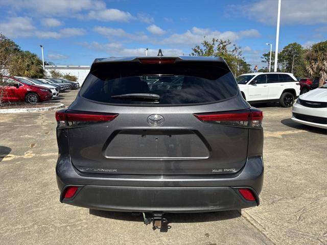 used 2021 Toyota Highlander car, priced at $28,065