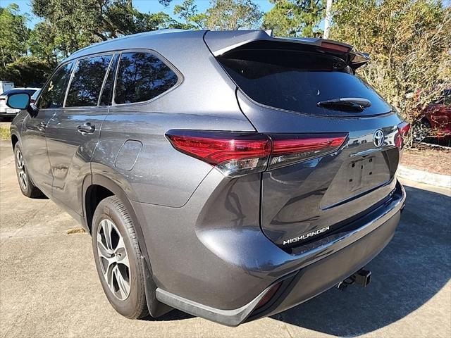 used 2021 Toyota Highlander car, priced at $29,922