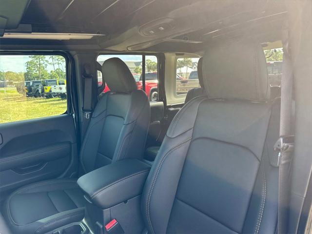 new 2025 Jeep Wrangler car