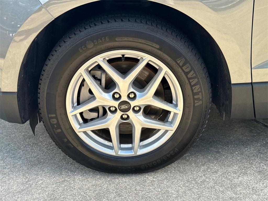 used 2024 Ford Edge car, priced at $21,444