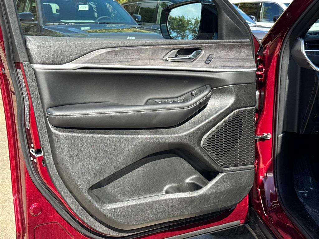 new 2025 Jeep Grand Cherokee L car, priced at $48,490