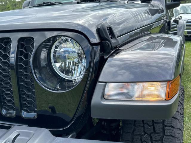 used 2021 Jeep Gladiator car, priced at $34,444