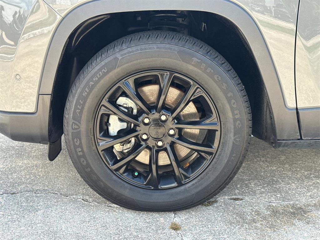 used 2023 Jeep Cherokee car, priced at $20,944