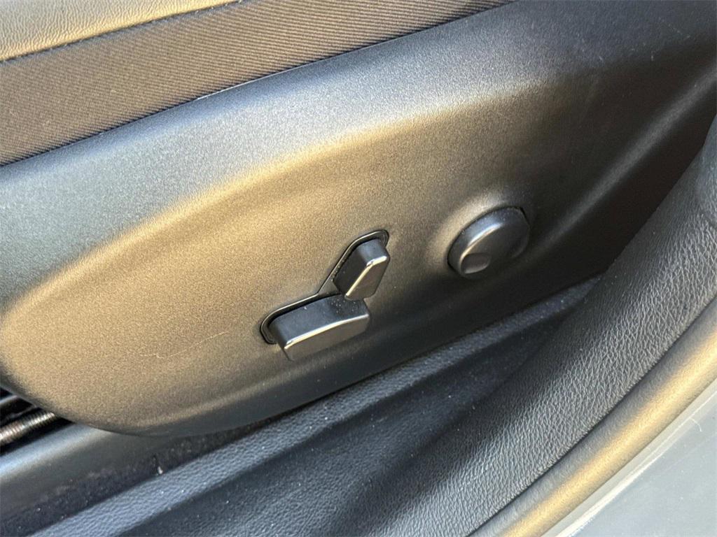 used 2023 Jeep Cherokee car, priced at $20,944