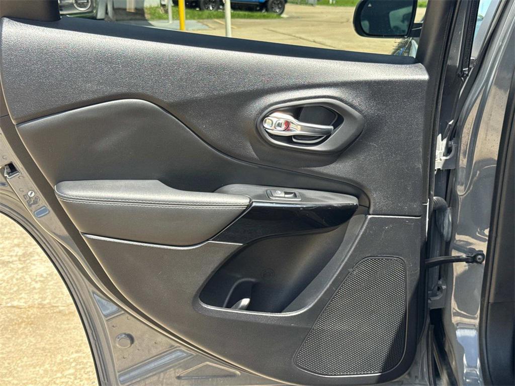 used 2023 Jeep Cherokee car, priced at $20,944