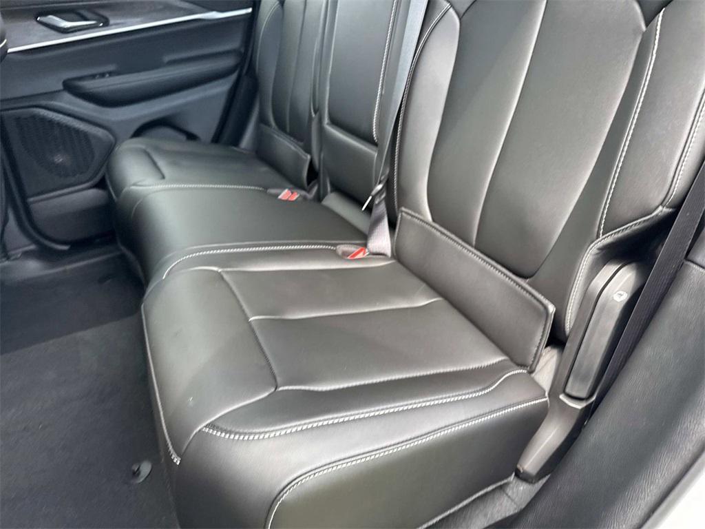 new 2025 Jeep Grand Cherokee car, priced at $49,495
