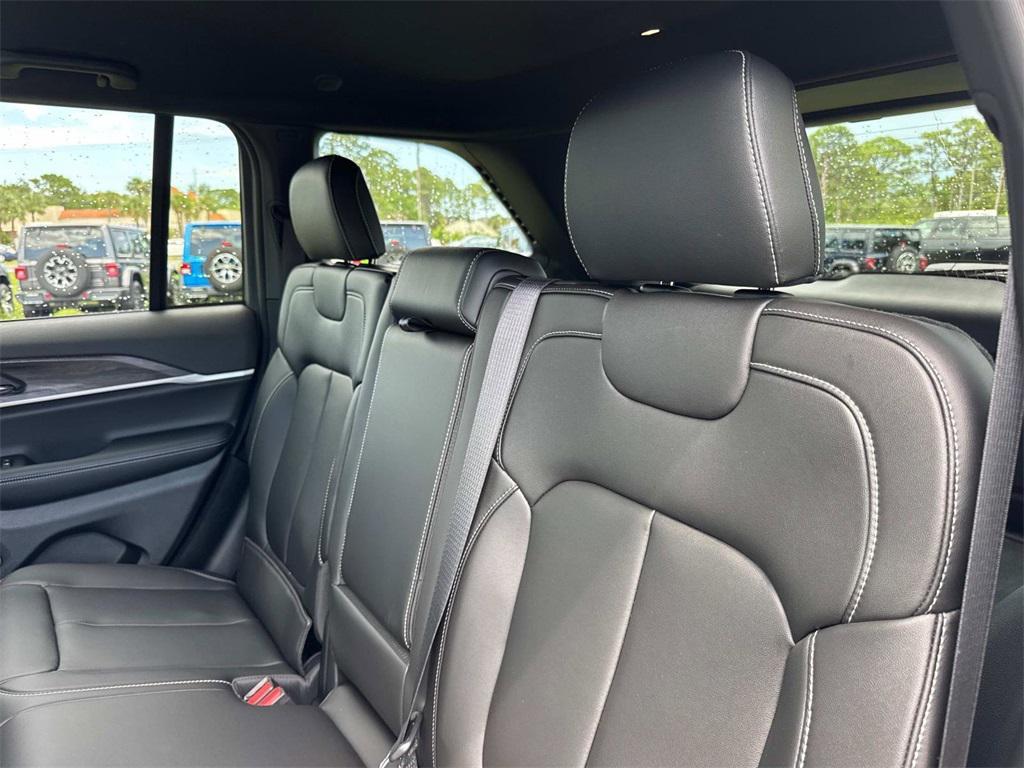 new 2025 Jeep Grand Cherokee car, priced at $49,495