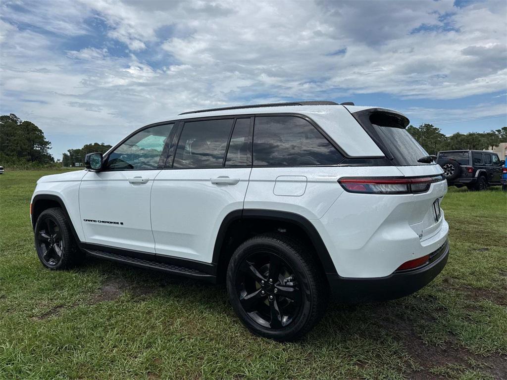 new 2025 Jeep Grand Cherokee car, priced at $49,495