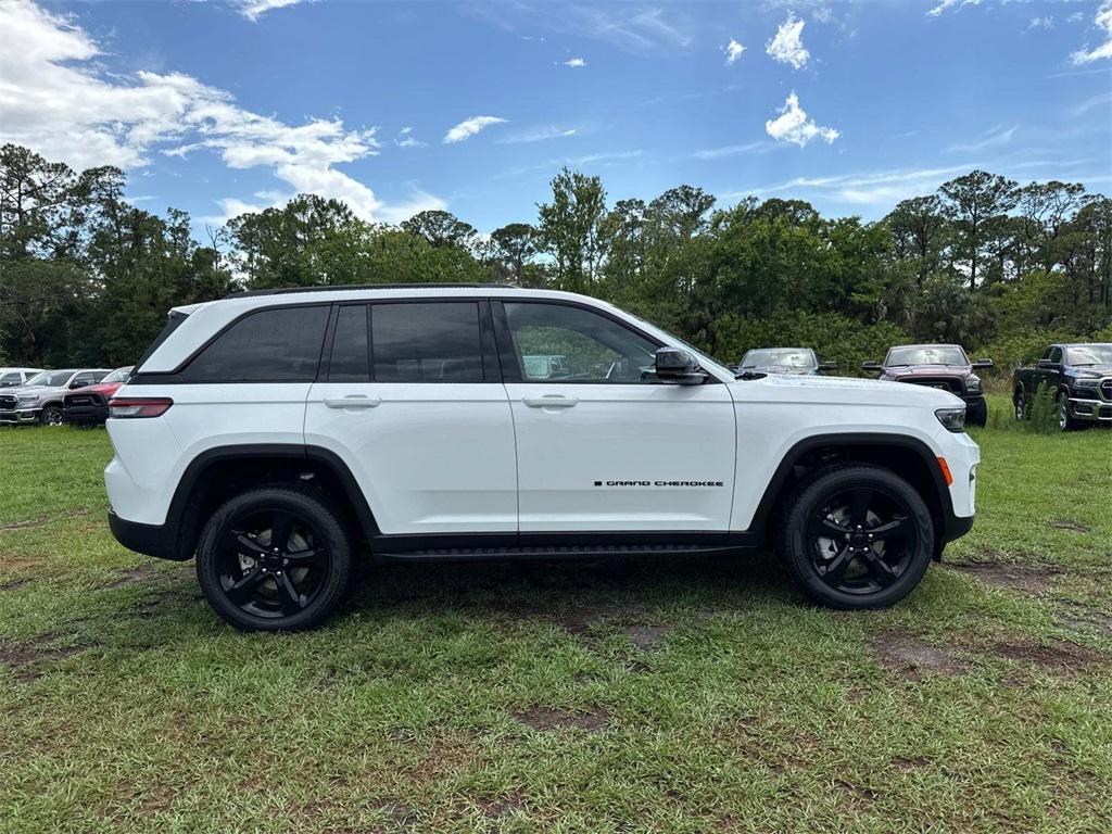 new 2025 Jeep Grand Cherokee car, priced at $49,495