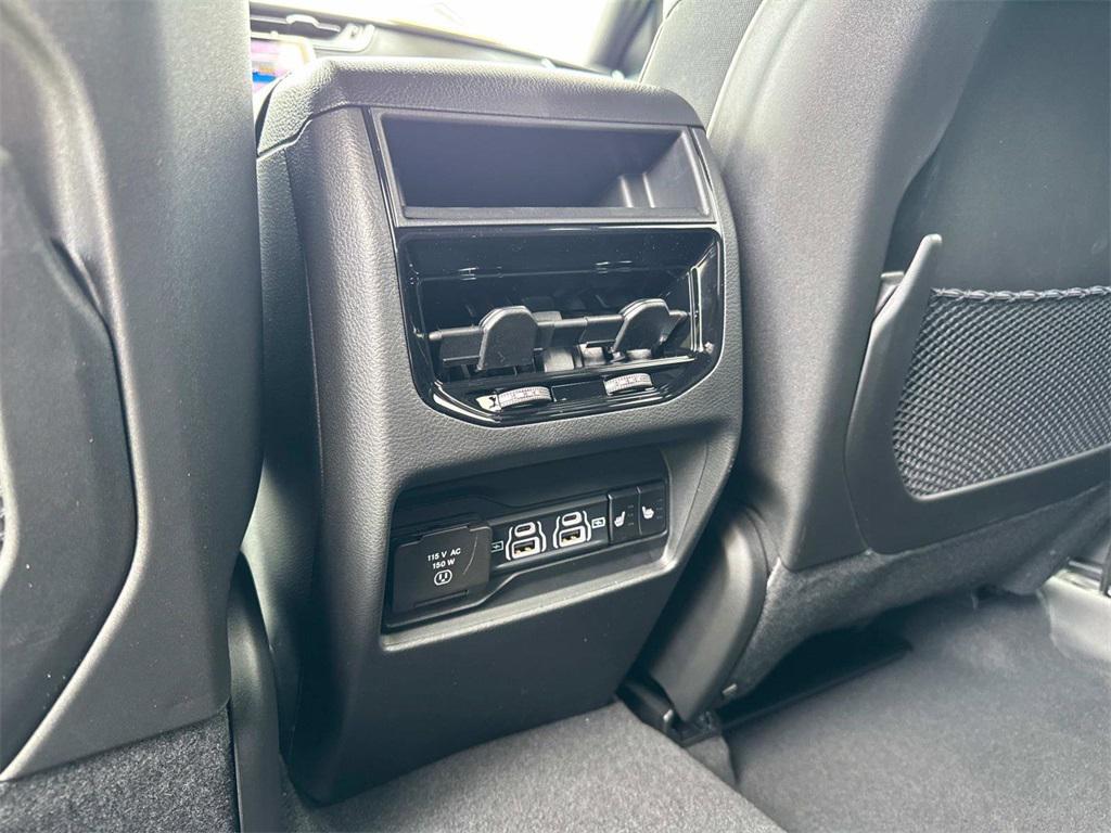 new 2025 Jeep Grand Cherokee car, priced at $49,495