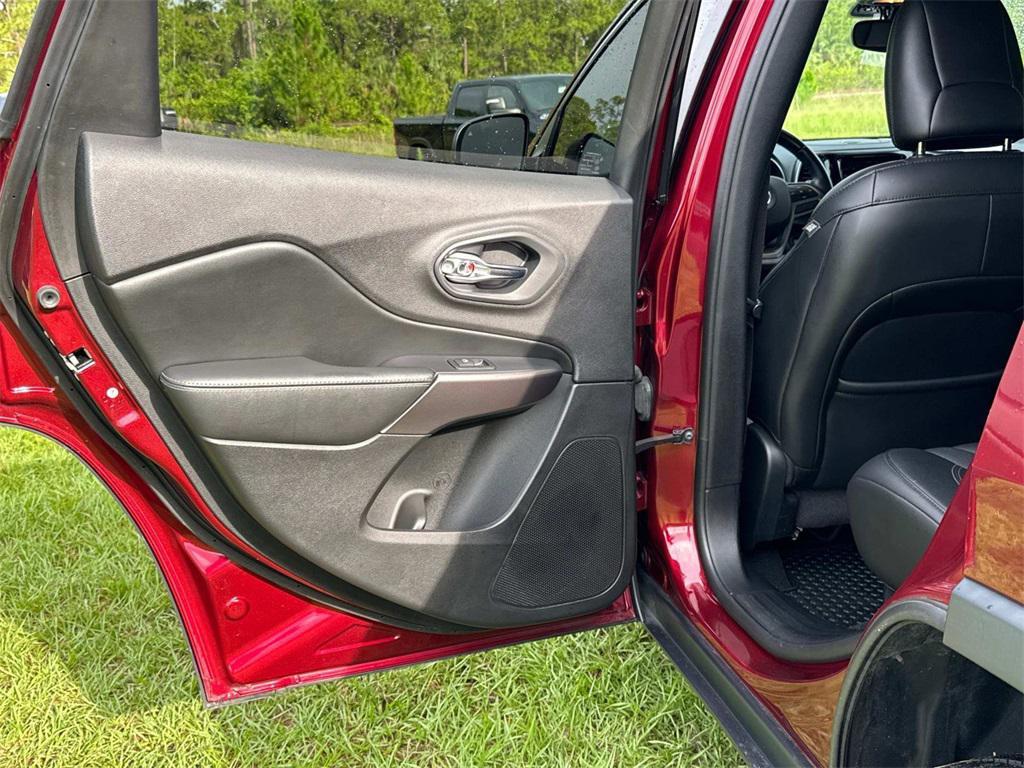 used 2020 Jeep Cherokee car, priced at $22,444