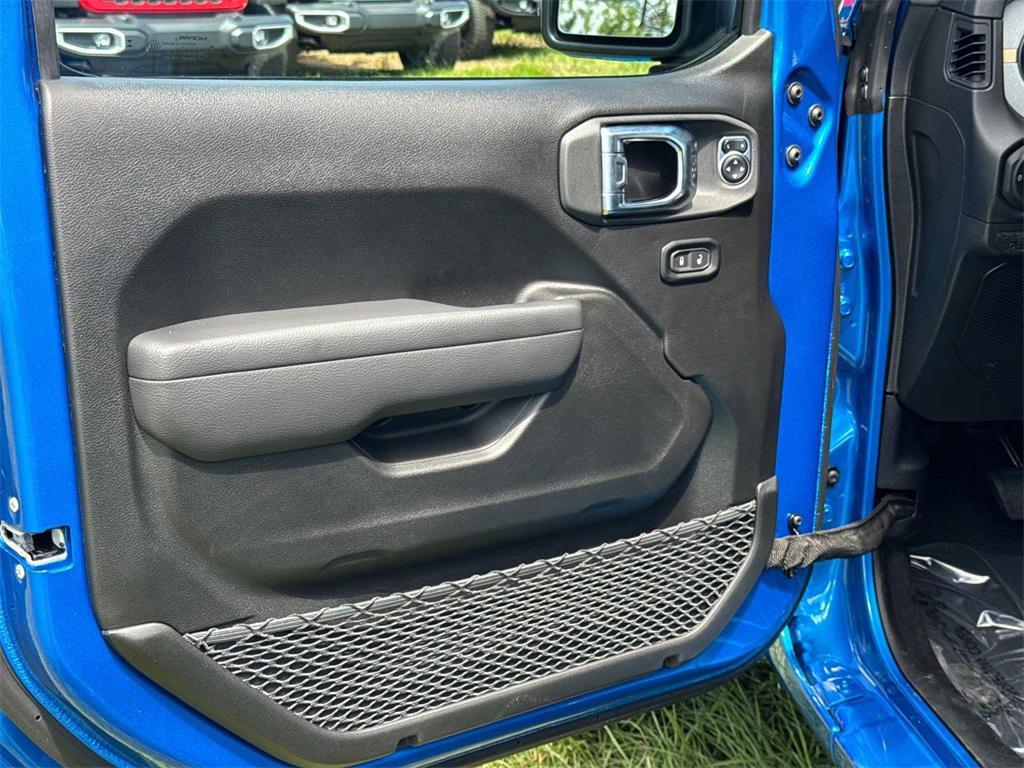 new 2025 Jeep Gladiator car, priced at $52,320