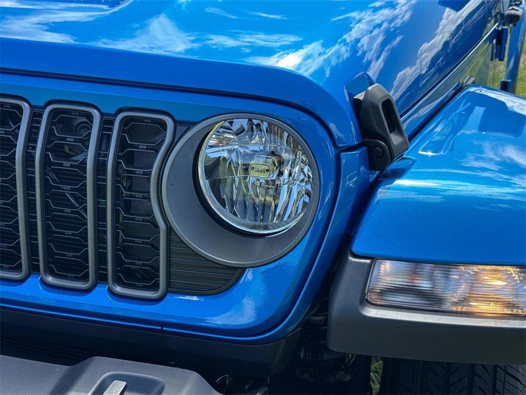 new 2025 Jeep Gladiator car, priced at $52,320