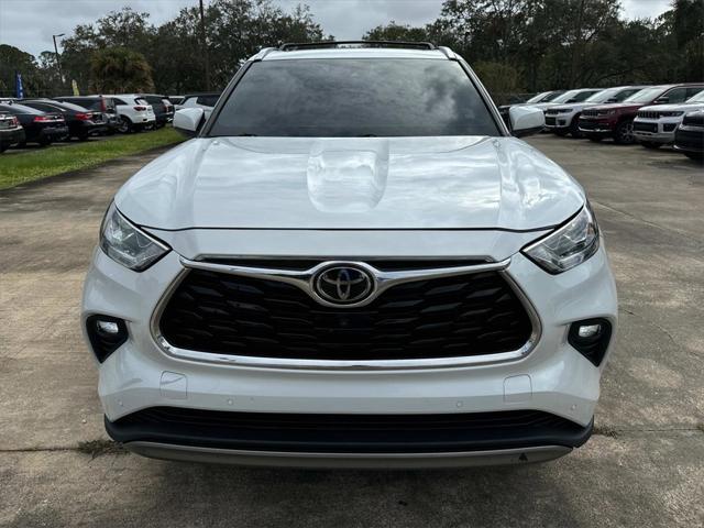 used 2022 Toyota Highlander car, priced at $36,333