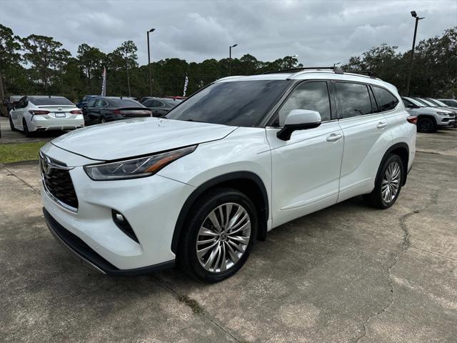 used 2022 Toyota Highlander car, priced at $36,333