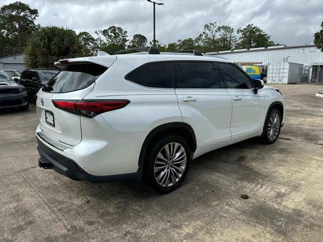 used 2022 Toyota Highlander car, priced at $36,333