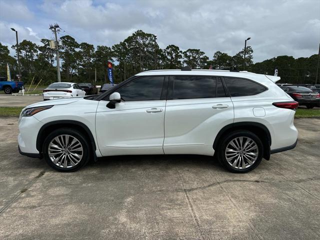 used 2022 Toyota Highlander car, priced at $36,333