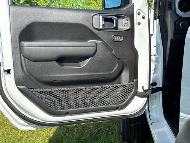 new 2025 Jeep Wrangler car, priced at $47,865