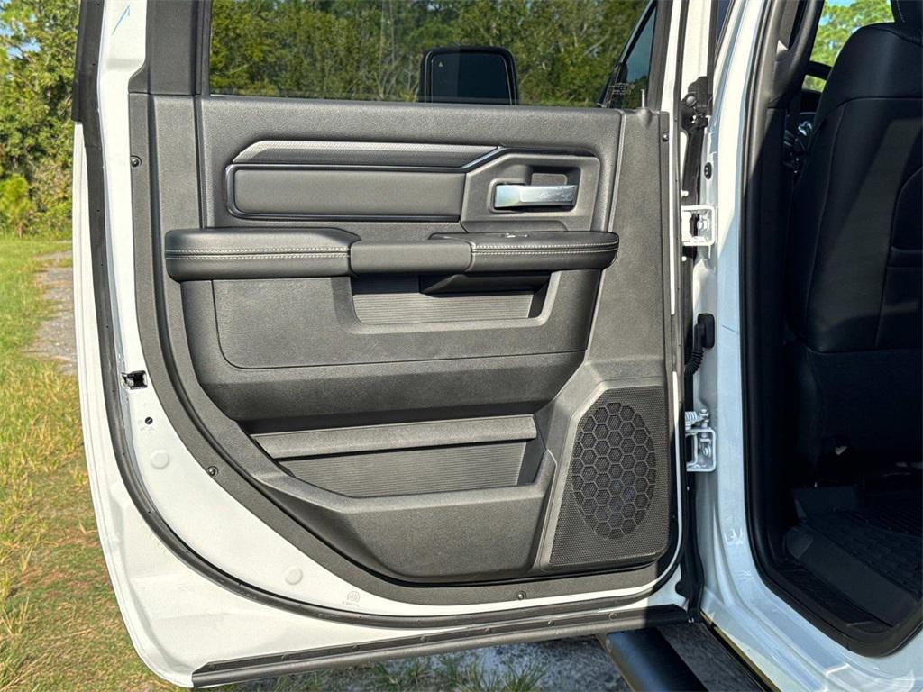 new 2025 Ram 2500 car, priced at $81,880