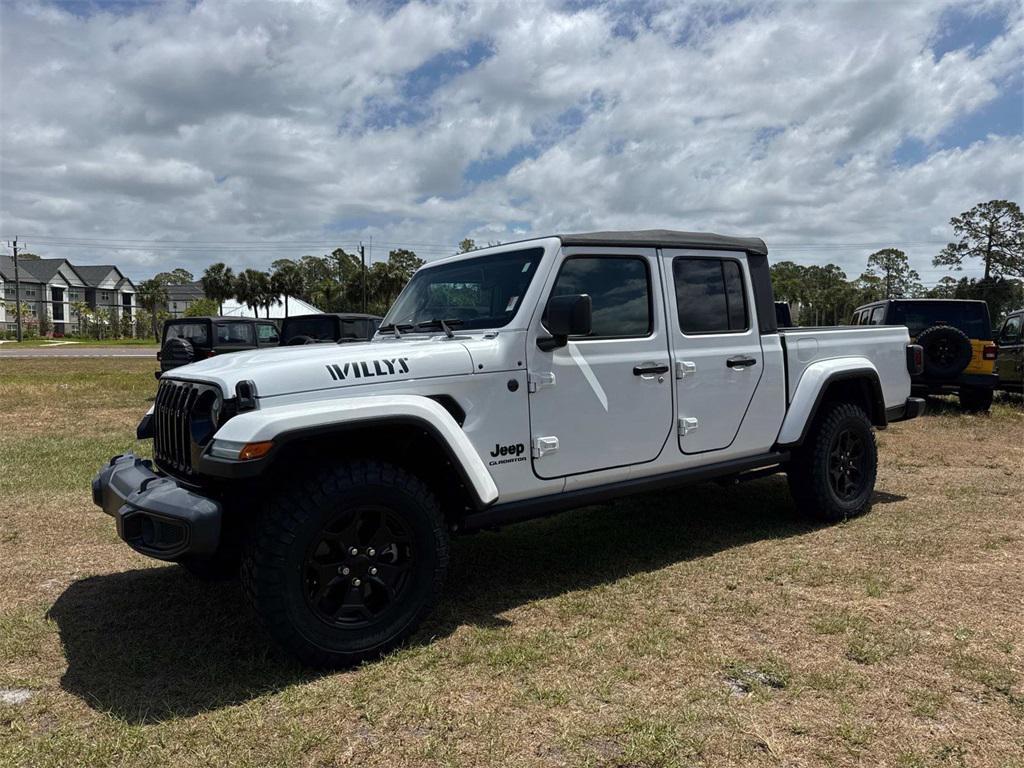 used 2022 Jeep Gladiator car, priced at $35,444