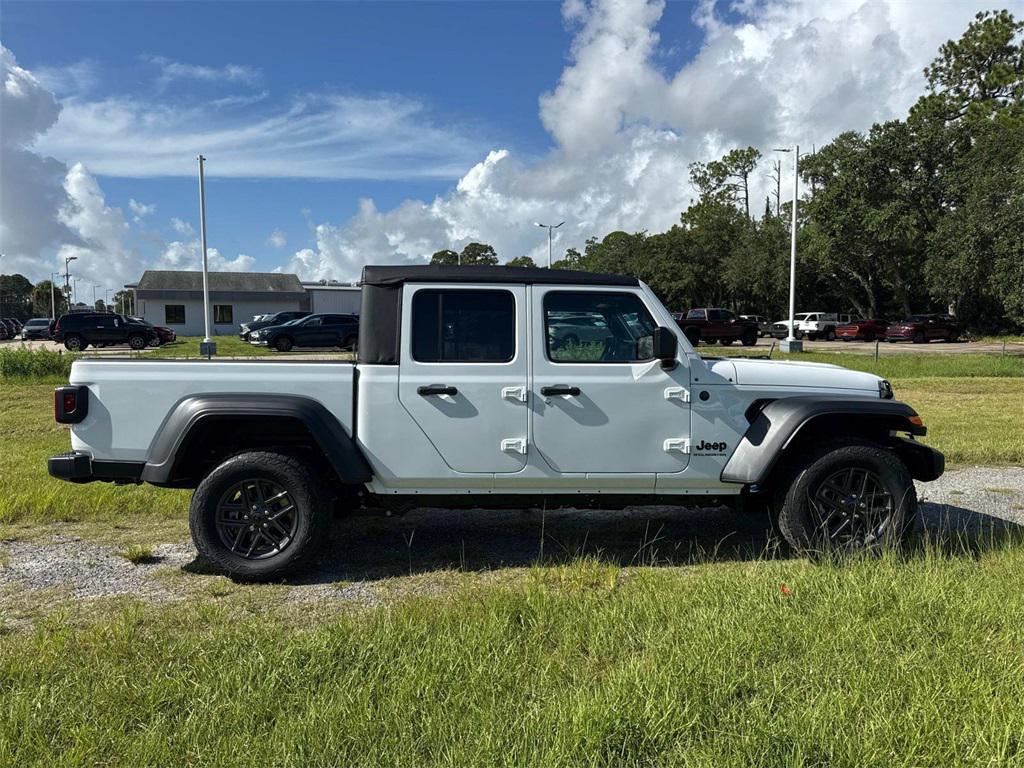 new 2025 Jeep Gladiator car, priced at $47,440