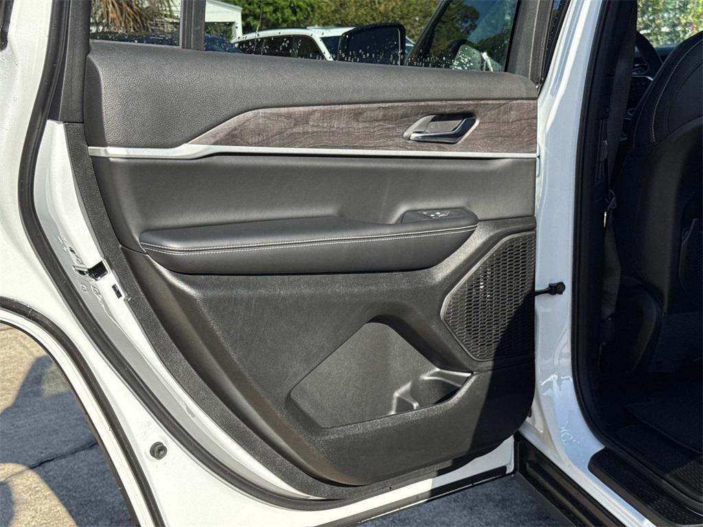 new 2025 Jeep Grand Cherokee L car, priced at $47,895