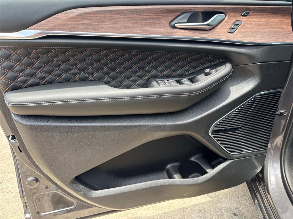 new 2025 Jeep Grand Cherokee L car, priced at $72,420