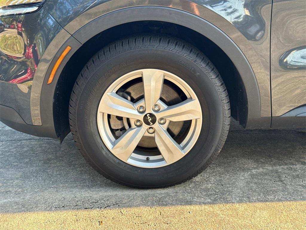 used 2023 Kia Sorento car, priced at $23,444