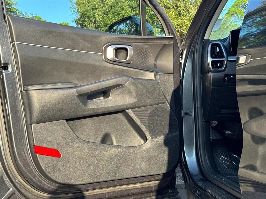 used 2023 Kia Sorento car, priced at $23,444