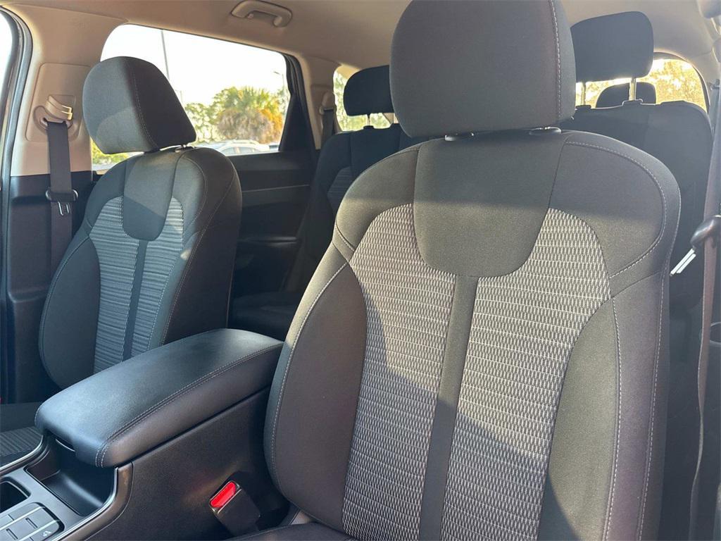 used 2023 Kia Sorento car, priced at $23,444