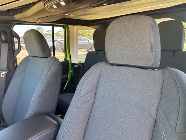 new 2025 Jeep Wrangler car