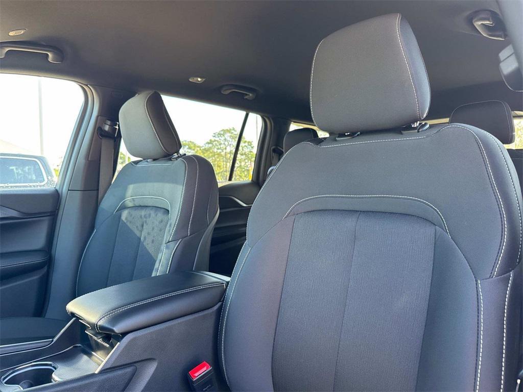 new 2025 Jeep Grand Cherokee L car, priced at $44,415