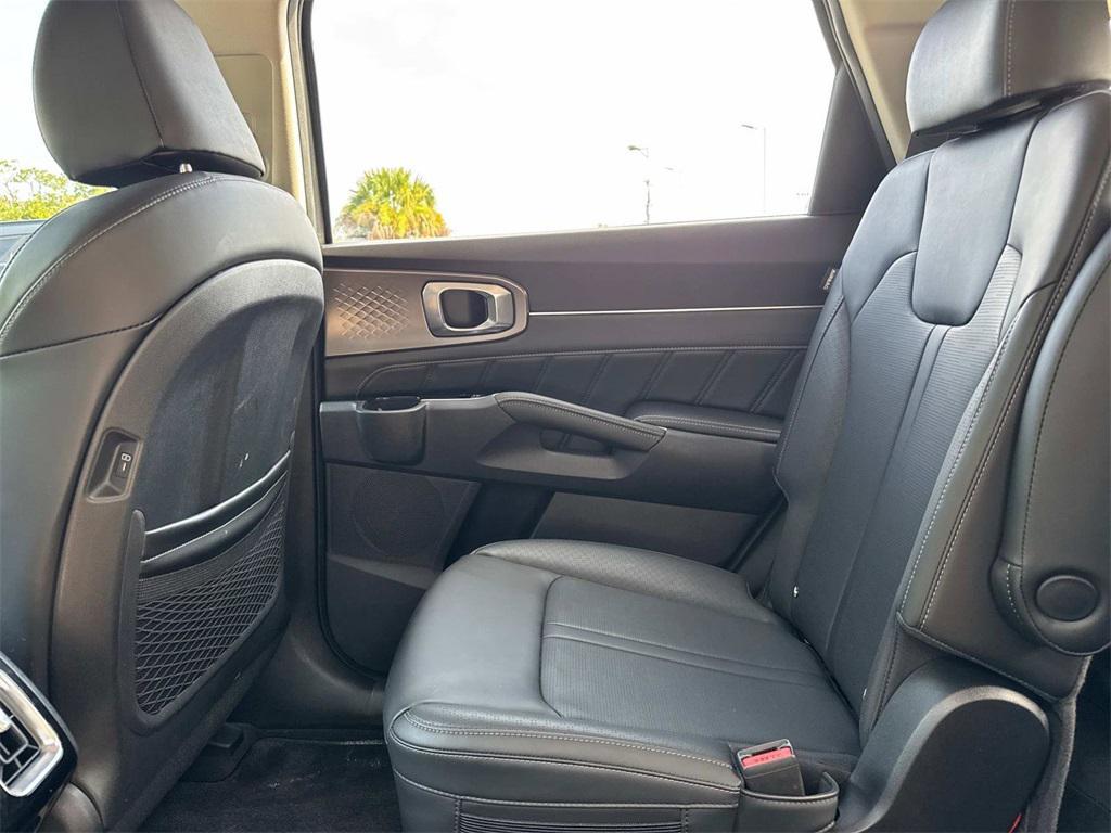 used 2024 Kia Sorento car, priced at $31,444