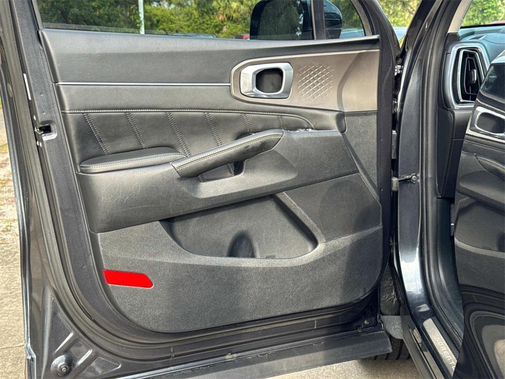 used 2024 Kia Sorento car, priced at $31,444