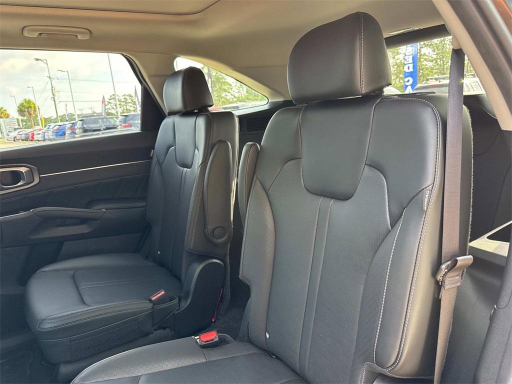 used 2024 Kia Sorento car, priced at $31,444