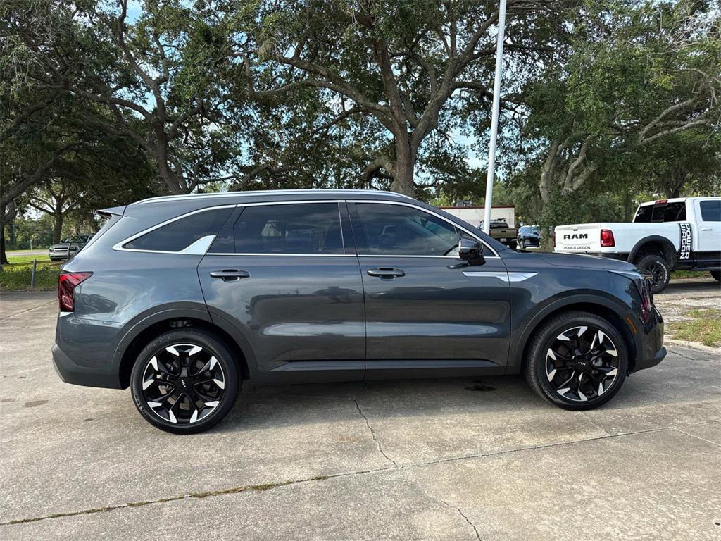 used 2024 Kia Sorento car, priced at $31,444