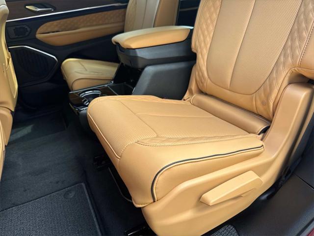 new 2025 Jeep Grand Cherokee L car, priced at $69,915