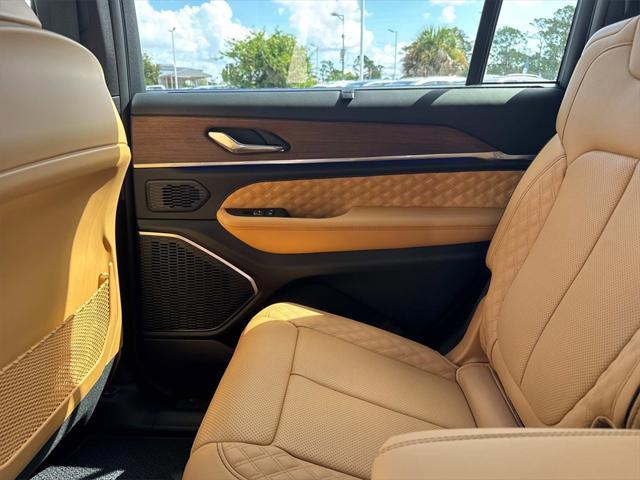 new 2025 Jeep Grand Cherokee L car, priced at $69,915