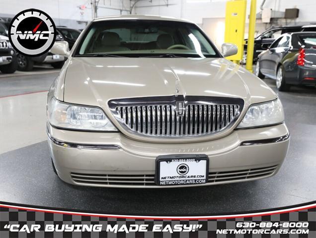 used 2007 Lincoln Town Car car, priced at $14,950