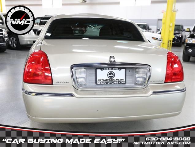 used 2007 Lincoln Town Car car, priced at $14,950