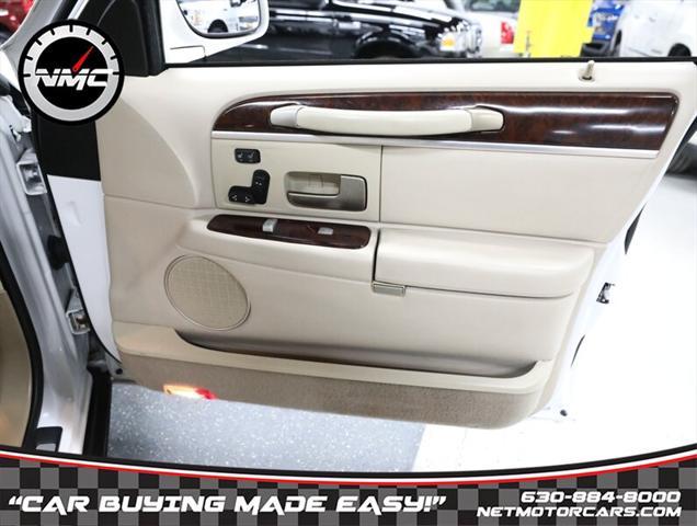 used 2009 Lincoln Town Car car, priced at $11,950