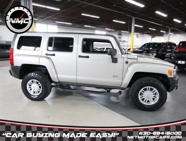 used 2009 Hummer H3 car, priced at $15,950