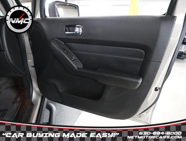 used 2009 Hummer H3 car, priced at $15,950