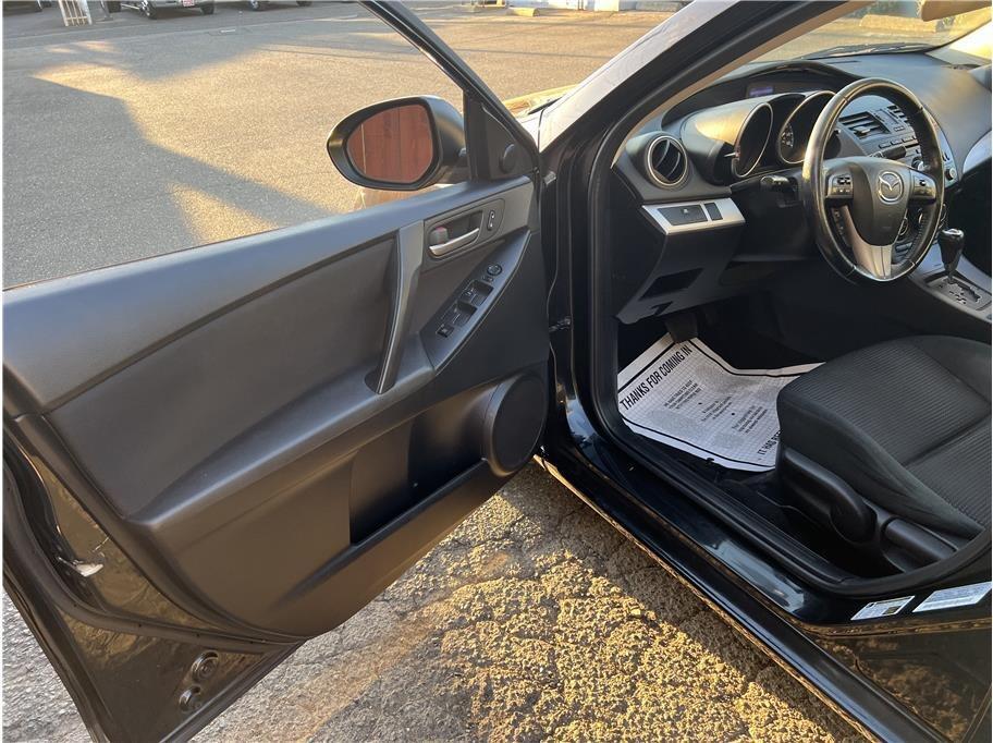 used 2013 Mazda Mazda3 car, priced at $10,895