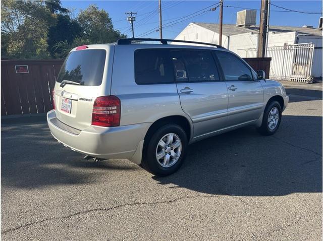 used 2003 Toyota Highlander car, priced at $13,995